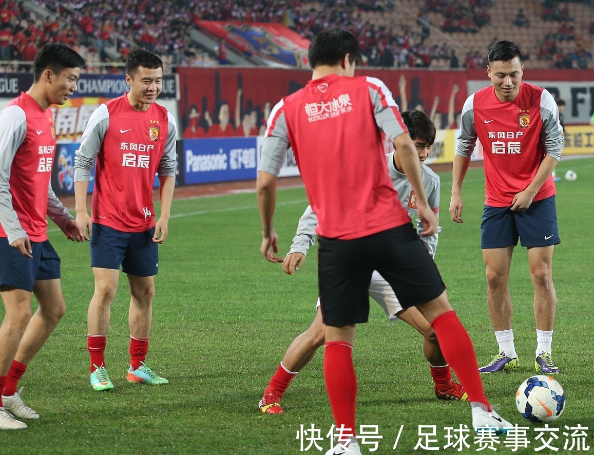 杜兰特关键三分点燃全场