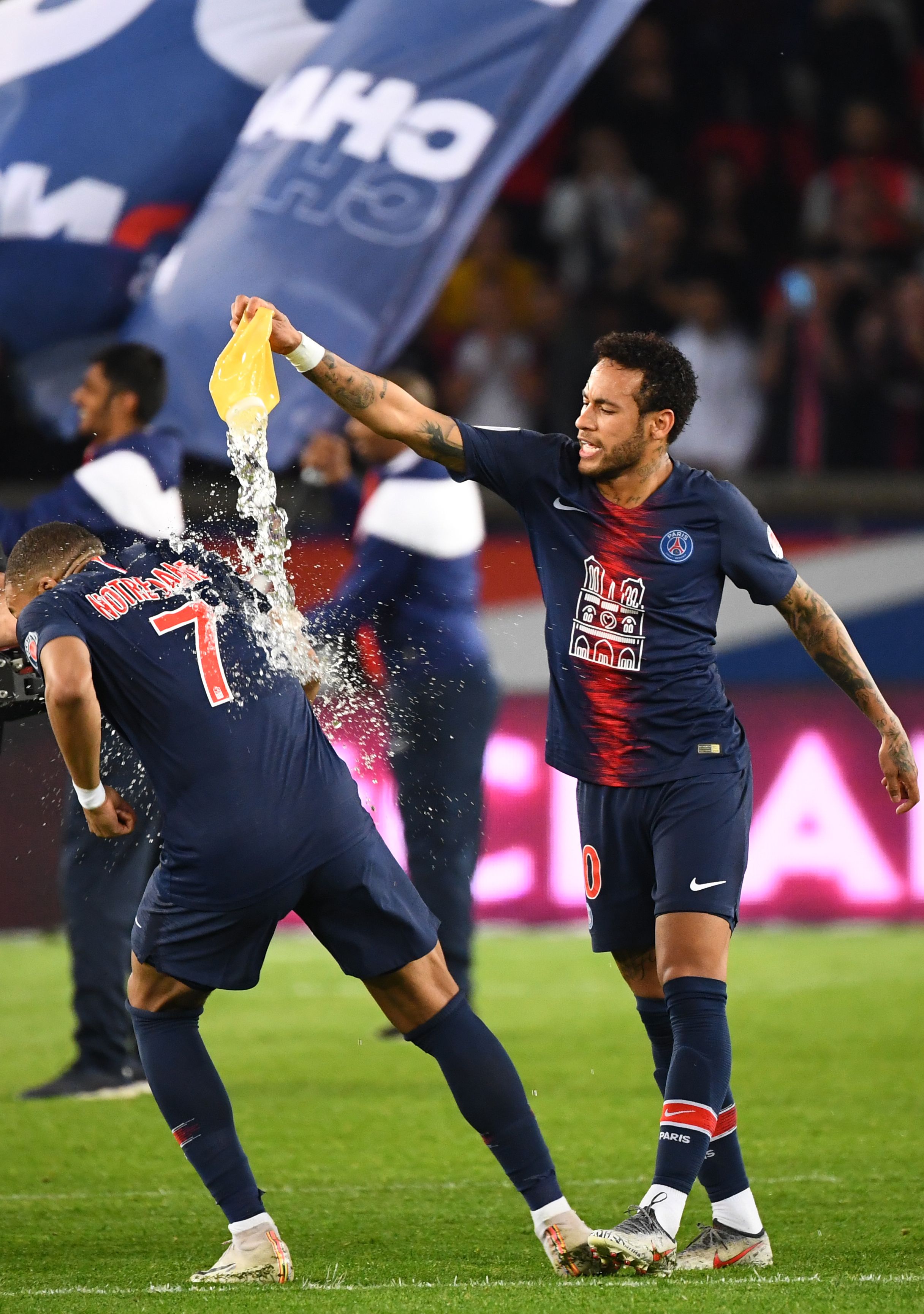 体坛联播｜梅西夺取美职联冠军，萨拉赫炮轰斯洛特