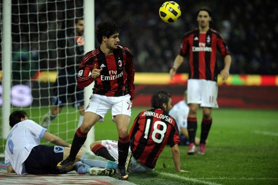 上海海港夺冠背后是穆斯卡特的战略放弃与坚守，成功卫冕中超冠军。