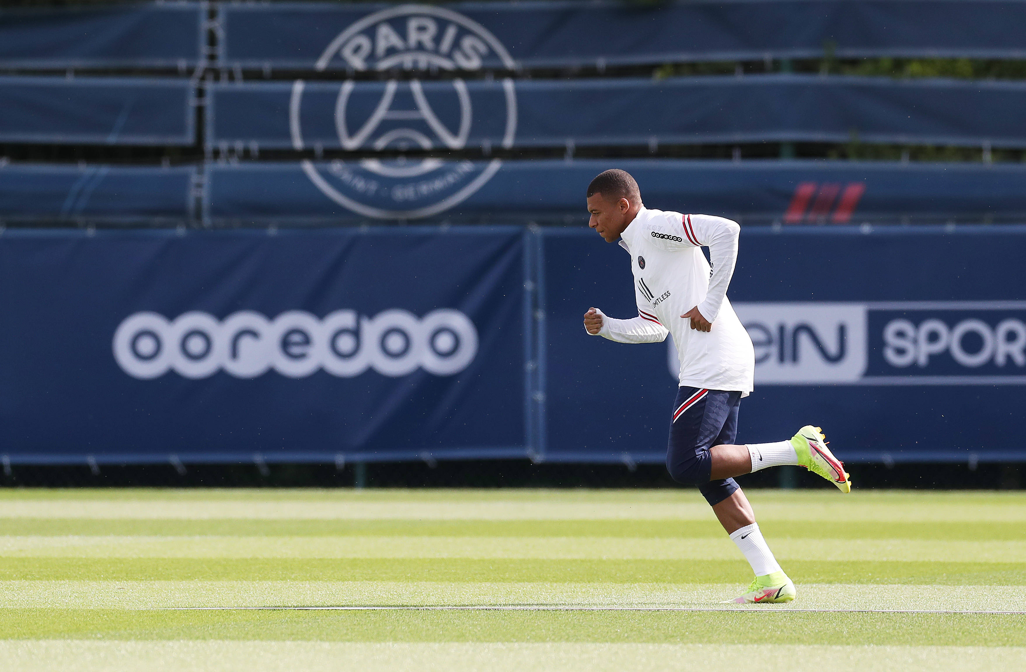 小法：阿森纳是一支防守非常出色的球队，他们补强得很好