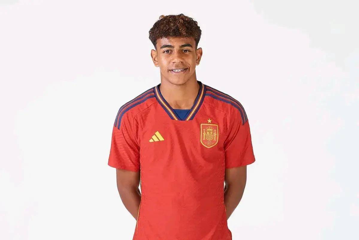 布冯谈意大利足球：我们从小就注重成绩，现在要回归技术训练