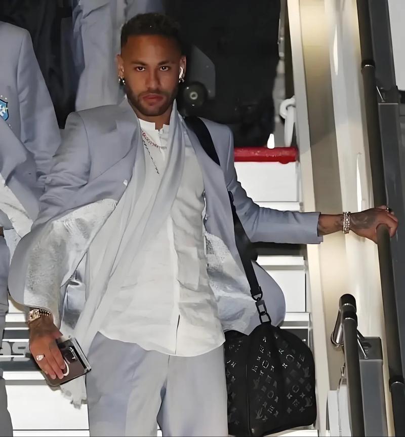 约克：曼联应多给年轻人机会，谢什科受伤奥比应该获得机会